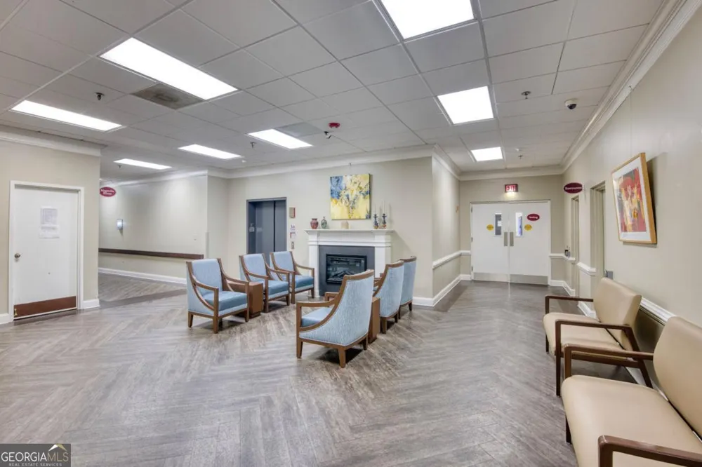 300 Johnson Ferry RD NE Sandy Springs, GA 30328