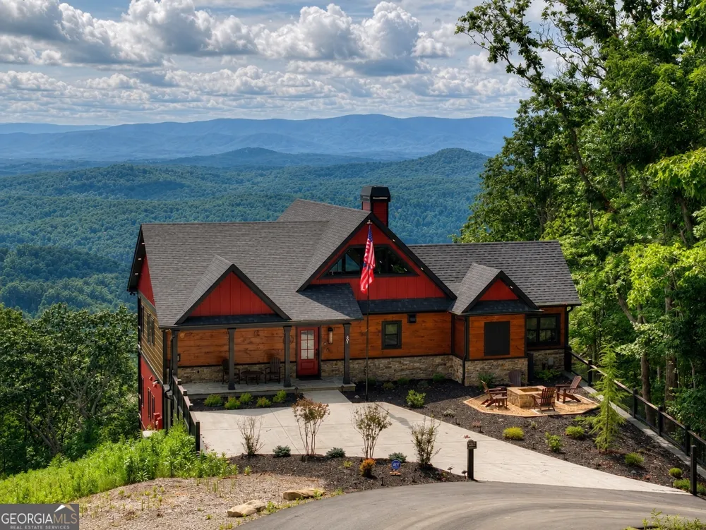 401 Kittatinny DR Mineral Bluff, GA 30559