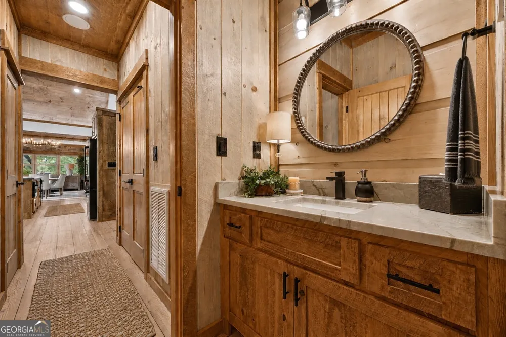 401 Kittatinny DR Mineral Bluff, GA 30559
