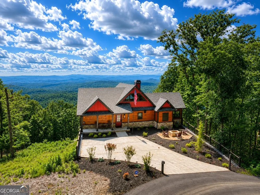401 Kittatinny DR Mineral Bluff, GA 30559
