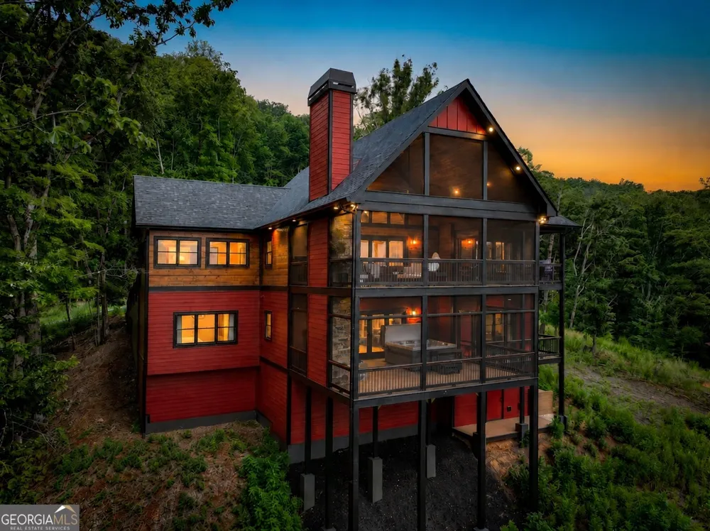 401 Kittatinny DR Mineral Bluff, GA 30559