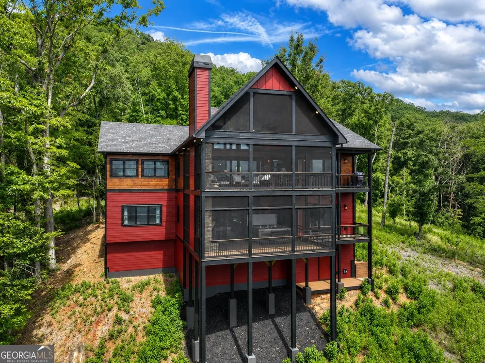 401 Kittatinny DR Mineral Bluff, GA 30559