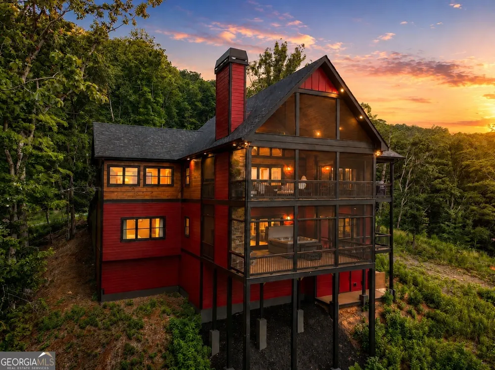 401 Kittatinny DR Mineral Bluff, GA 30559