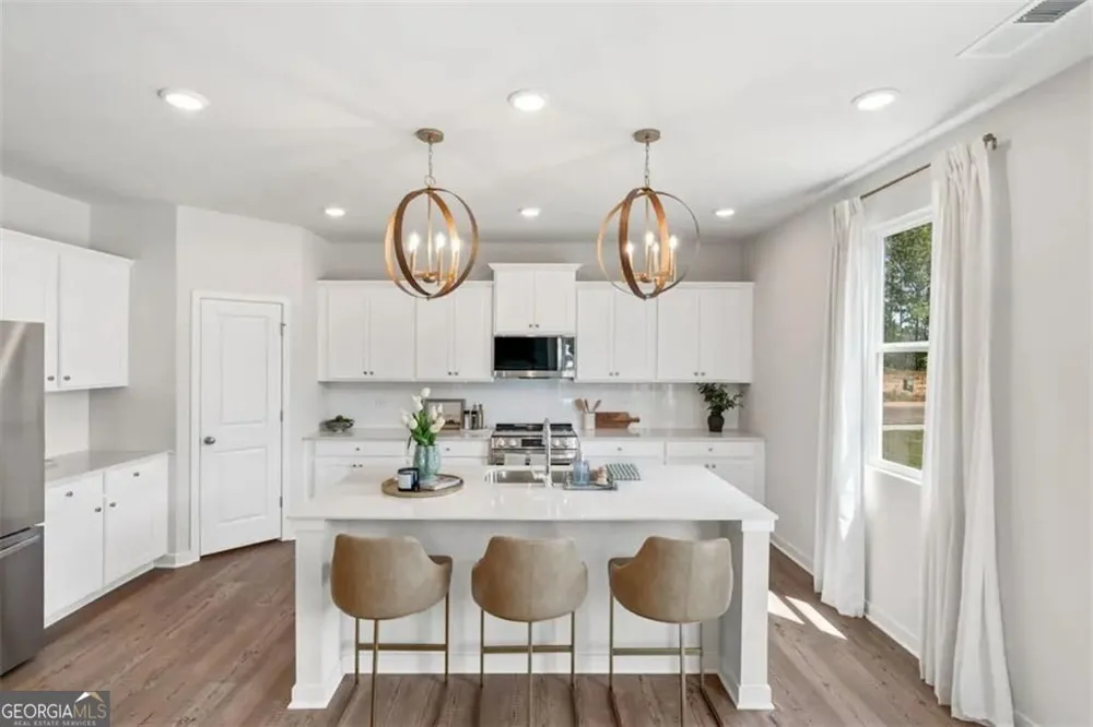 8027 Dickens DR Fairburn, GA 30213