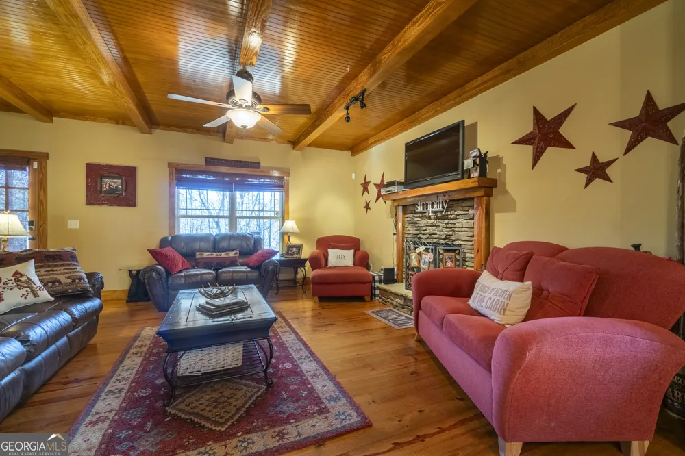 576 Stanley Nix RD Cleveland, GA 30528