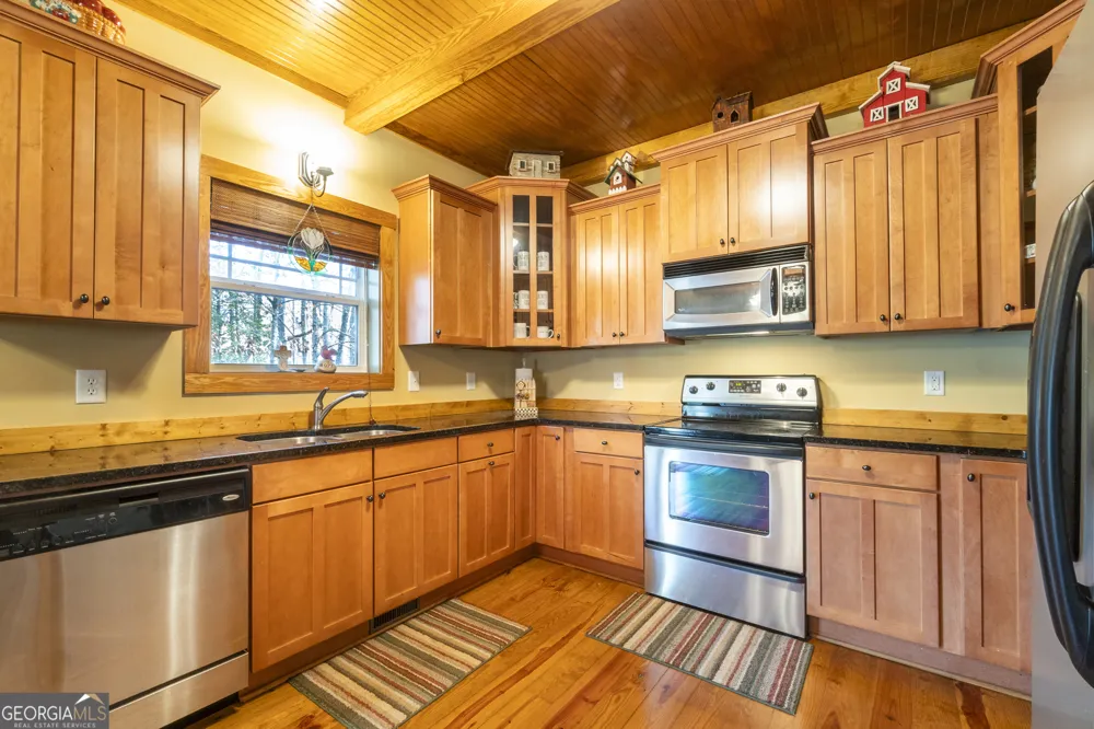 576 Stanley Nix RD Cleveland, GA 30528