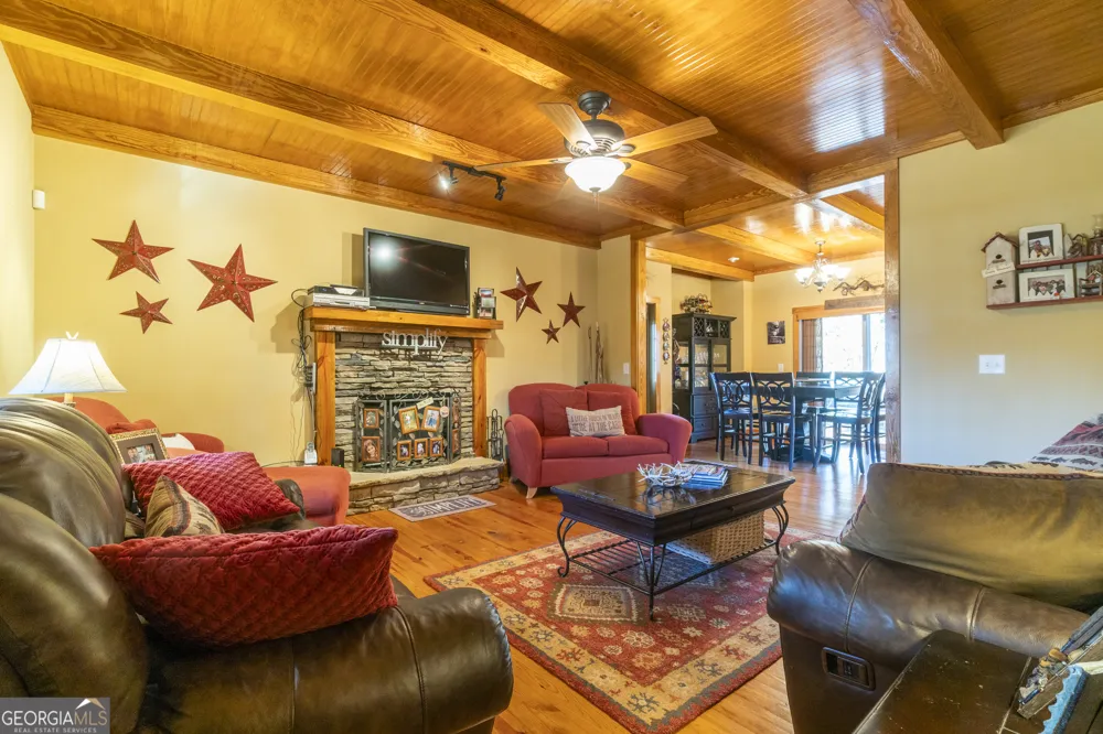 576 Stanley Nix RD Cleveland, GA 30528