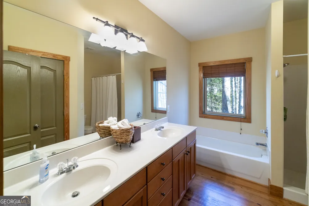 576 Stanley Nix RD Cleveland, GA 30528