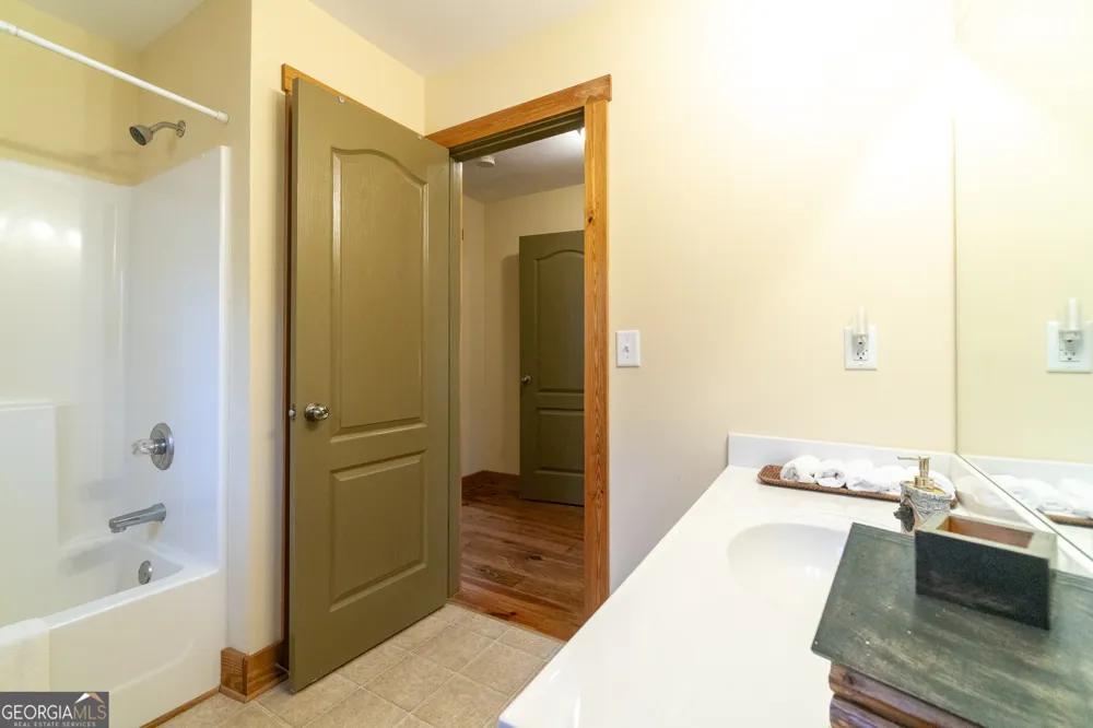 576 Stanley Nix RD Cleveland, GA 30528