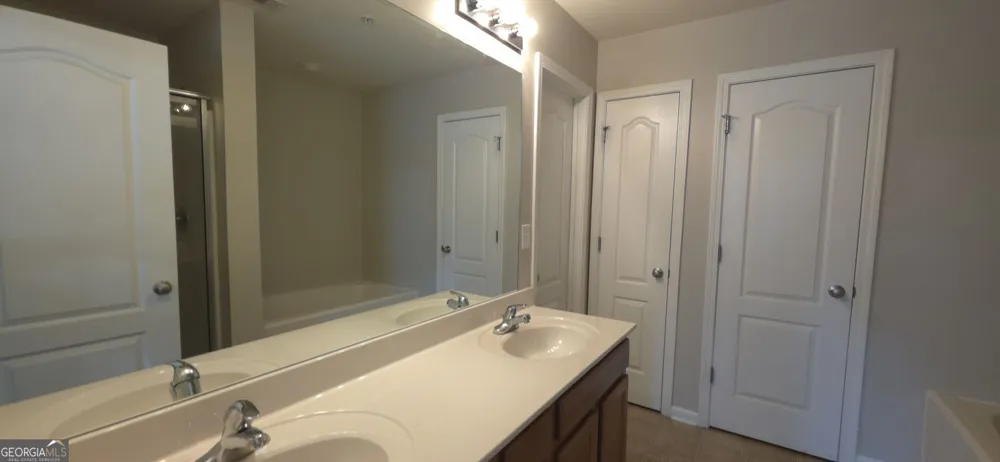 524 Ridge View XING Woodstock, GA 30188
