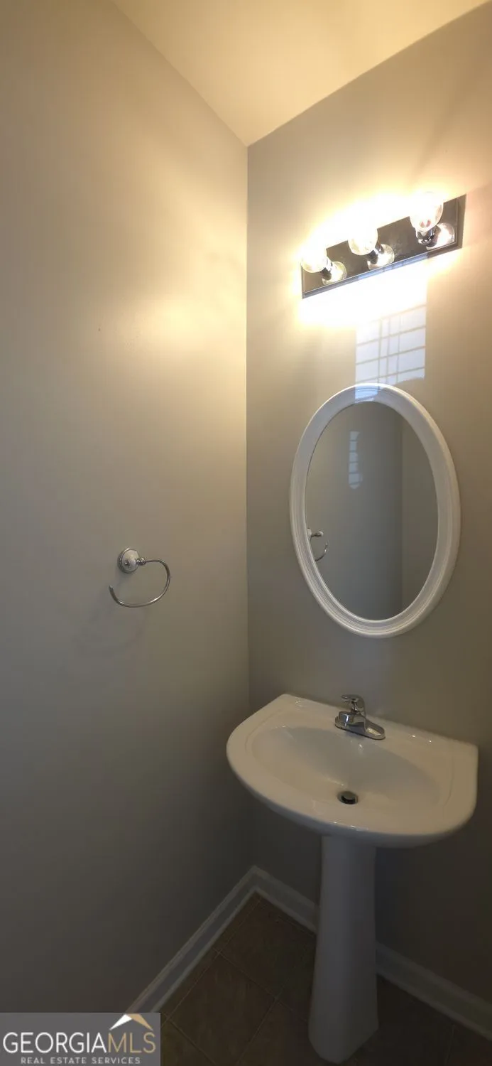 524 Ridge View XING Woodstock, GA 30188