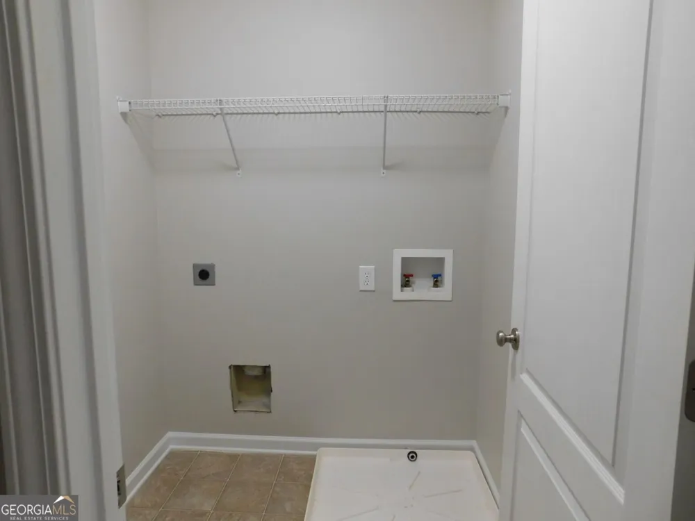 524 Ridge View XING Woodstock, GA 30188