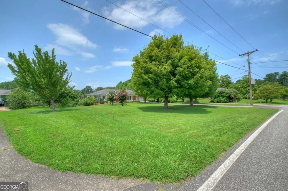 210 Lavista DR Blue Ridge, GA 30513
