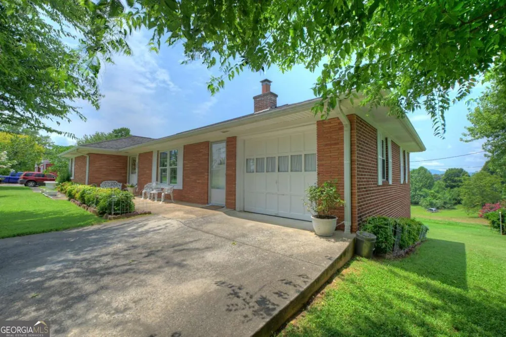 210 Lavista DR Blue Ridge, GA 30513
