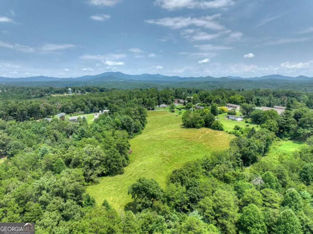210 Lavista DR Blue Ridge, GA 30513