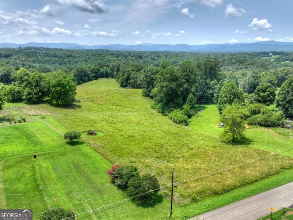 210 Lavista DR Blue Ridge, GA 30513