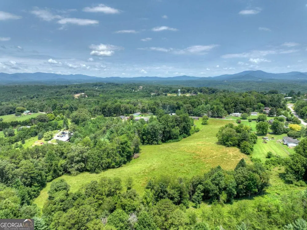 210 Lavista DR Blue Ridge, GA 30513