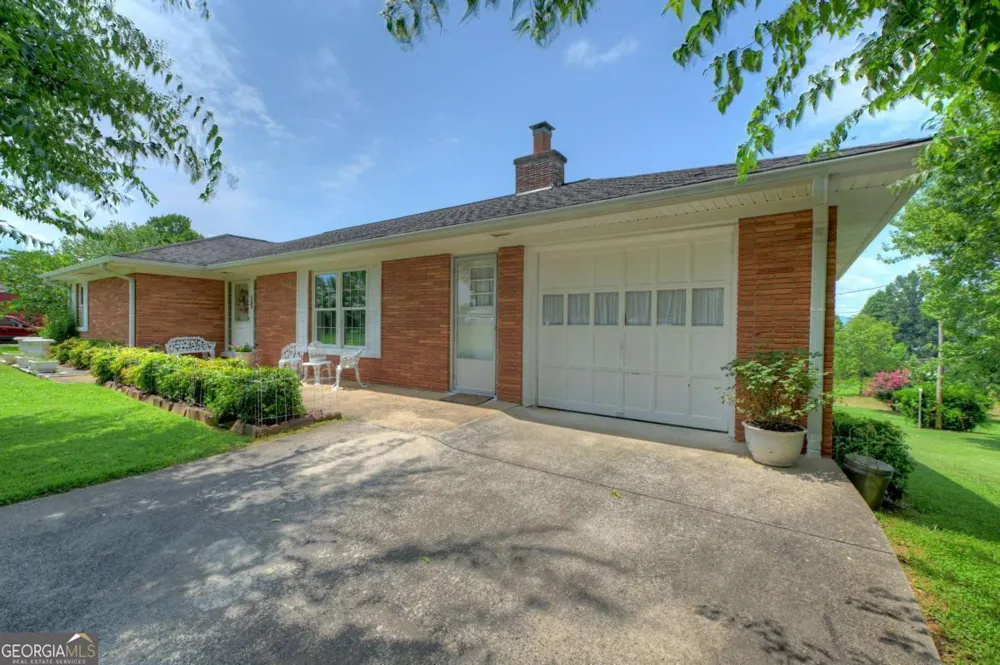 210 Lavista DR Blue Ridge, GA 30513