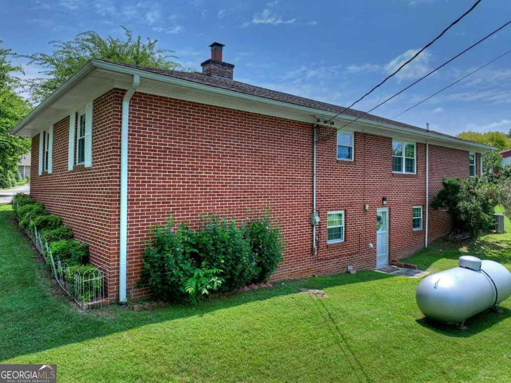 210 Lavista DR Blue Ridge, GA 30513
