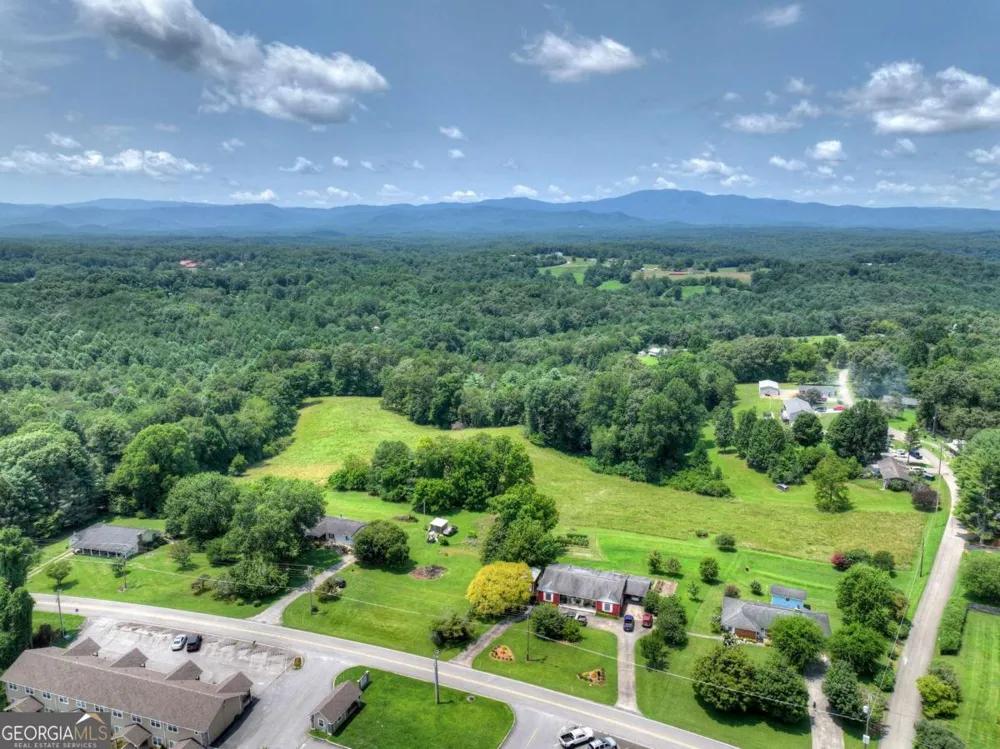 210 Lavista DR Blue Ridge, GA 30513