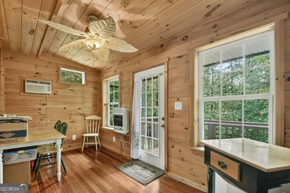 387 Ruby LN Mineral Bluff, GA 30559