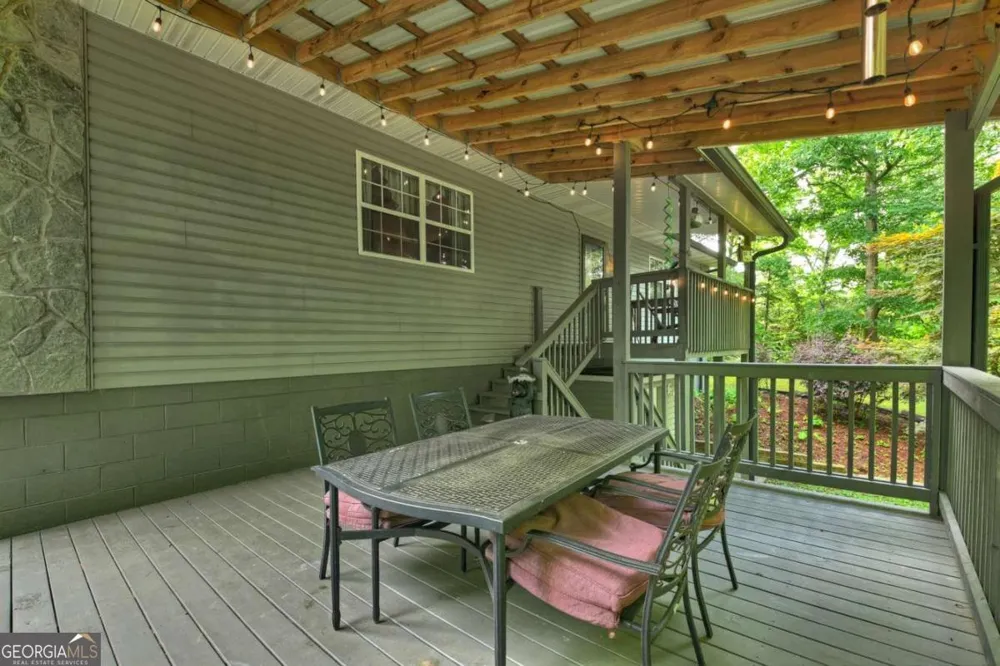 387 Ruby LN Mineral Bluff, GA 30559
