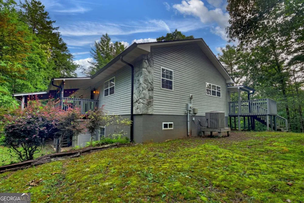 387 Ruby LN Mineral Bluff, GA 30559