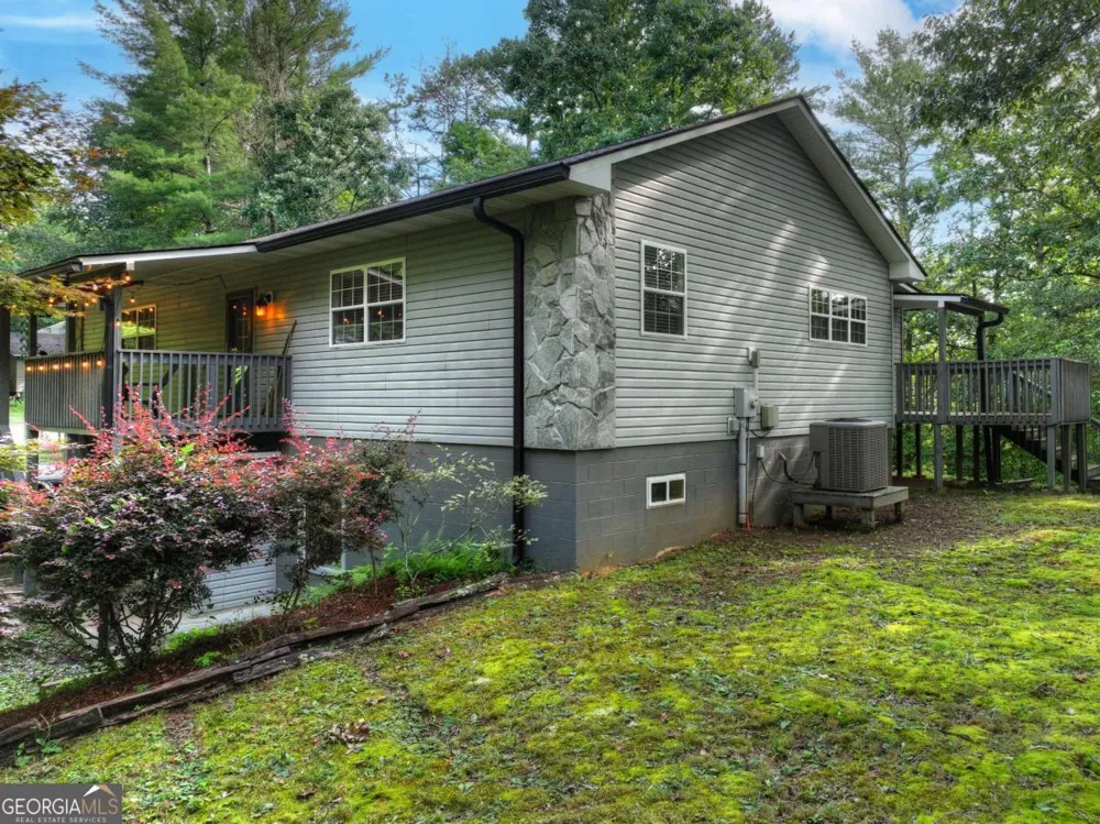 387 Ruby LN Mineral Bluff, GA 30559