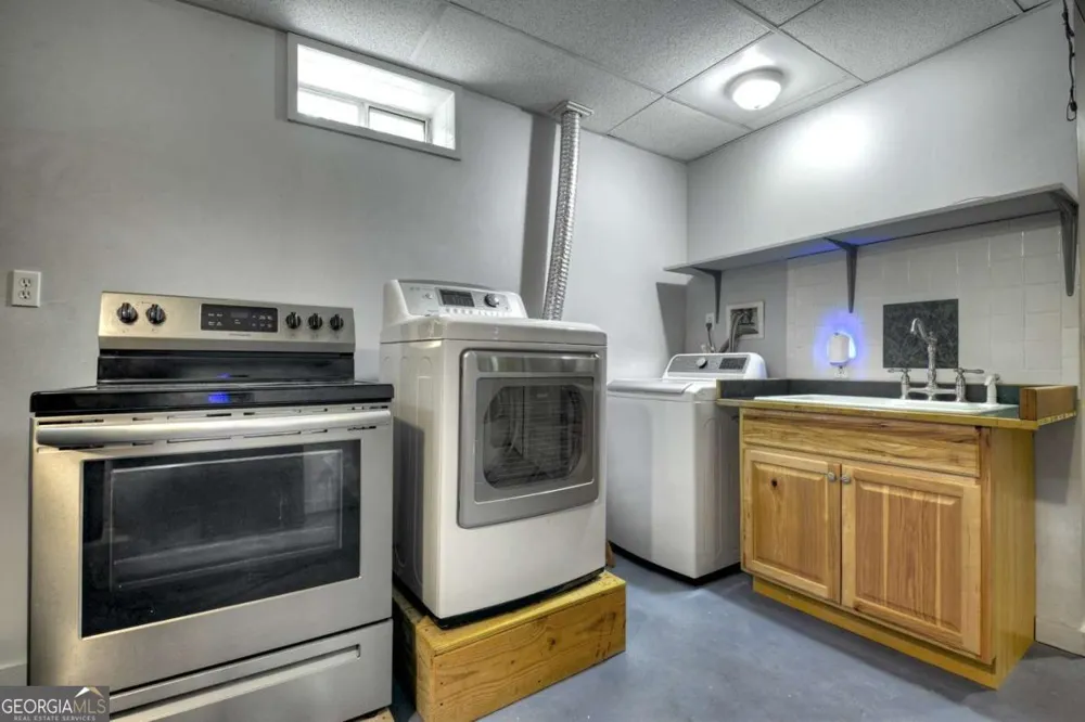 387 Ruby LN Mineral Bluff, GA 30559