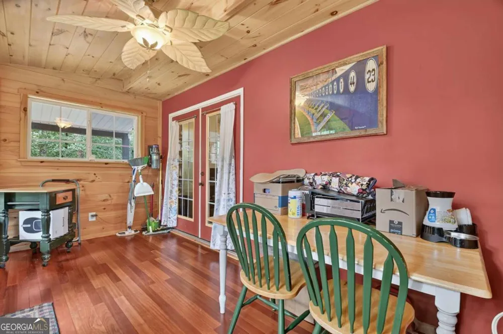 387 Ruby LN Mineral Bluff, GA 30559