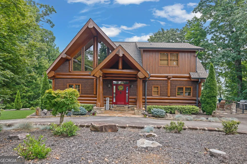 495 Overlook DR Blue Ridge, GA 30513
