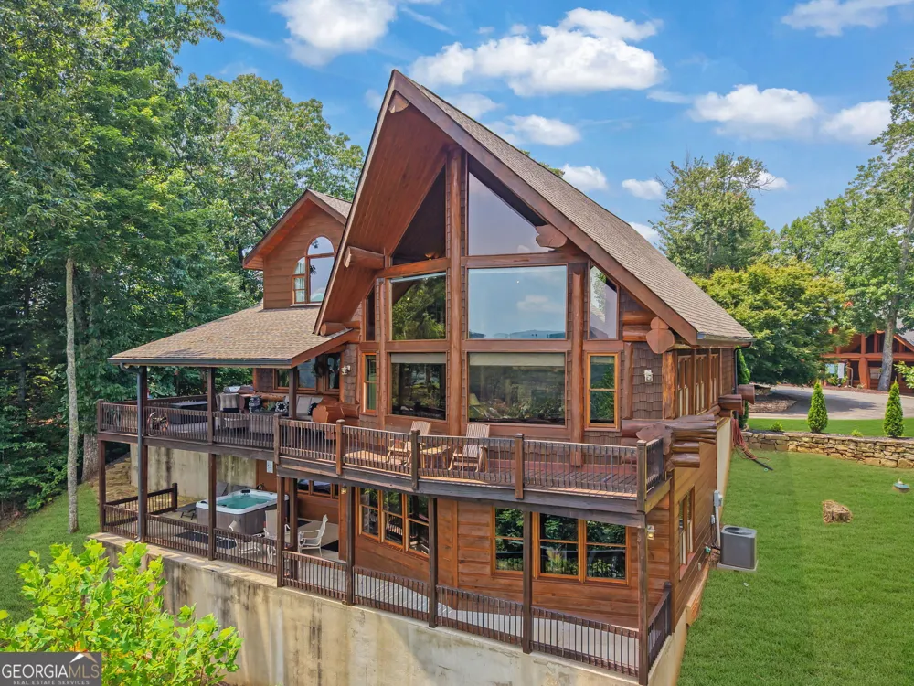 495 Overlook DR Blue Ridge, GA 30513