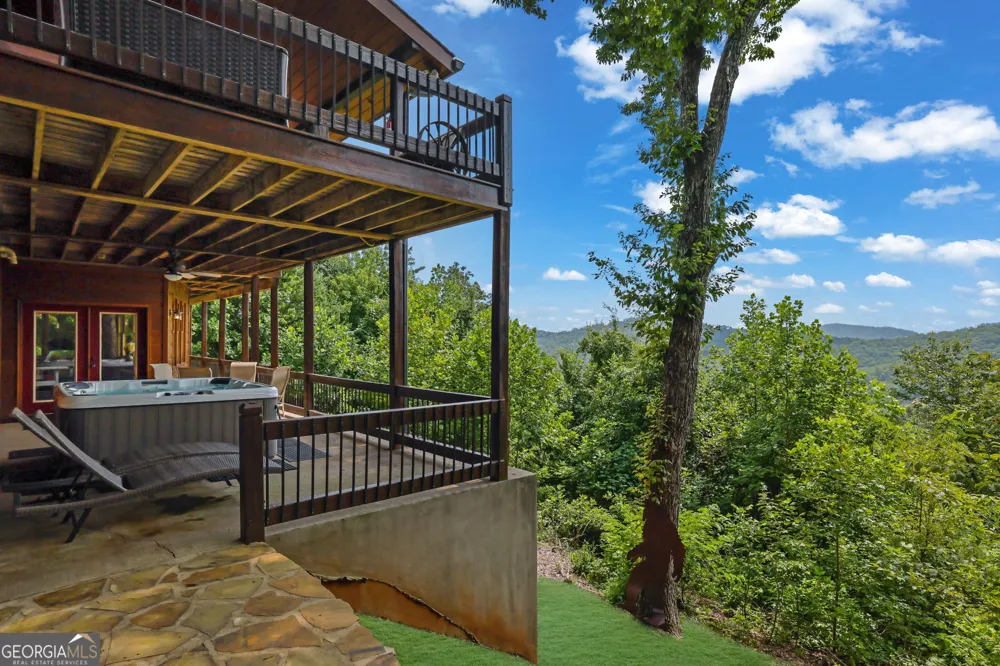 495 Overlook DR Blue Ridge, GA 30513