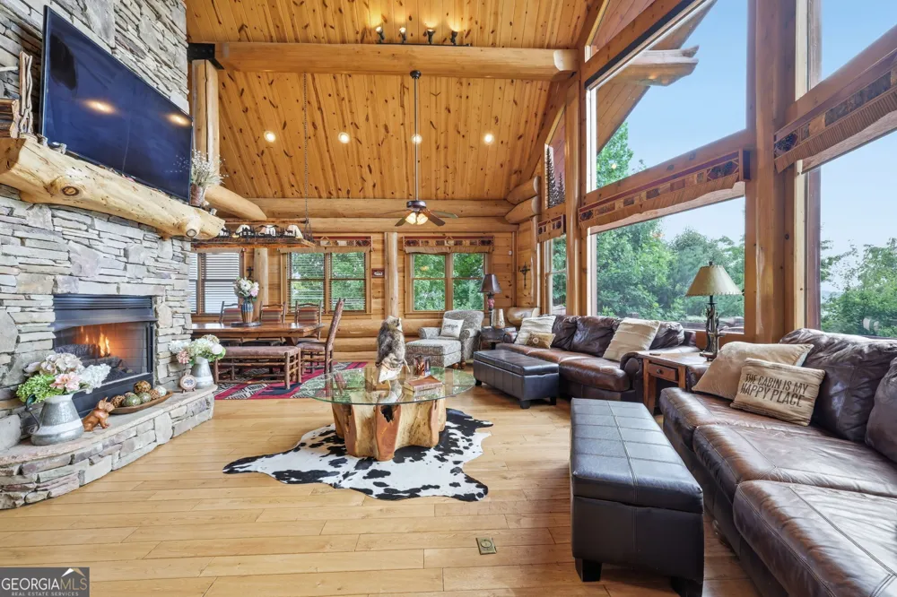 495 Overlook DR Blue Ridge, GA 30513