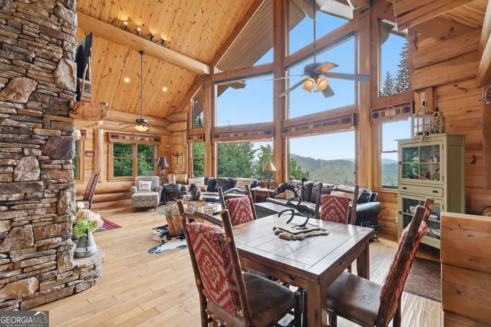 495 Overlook DR Blue Ridge, GA 30513