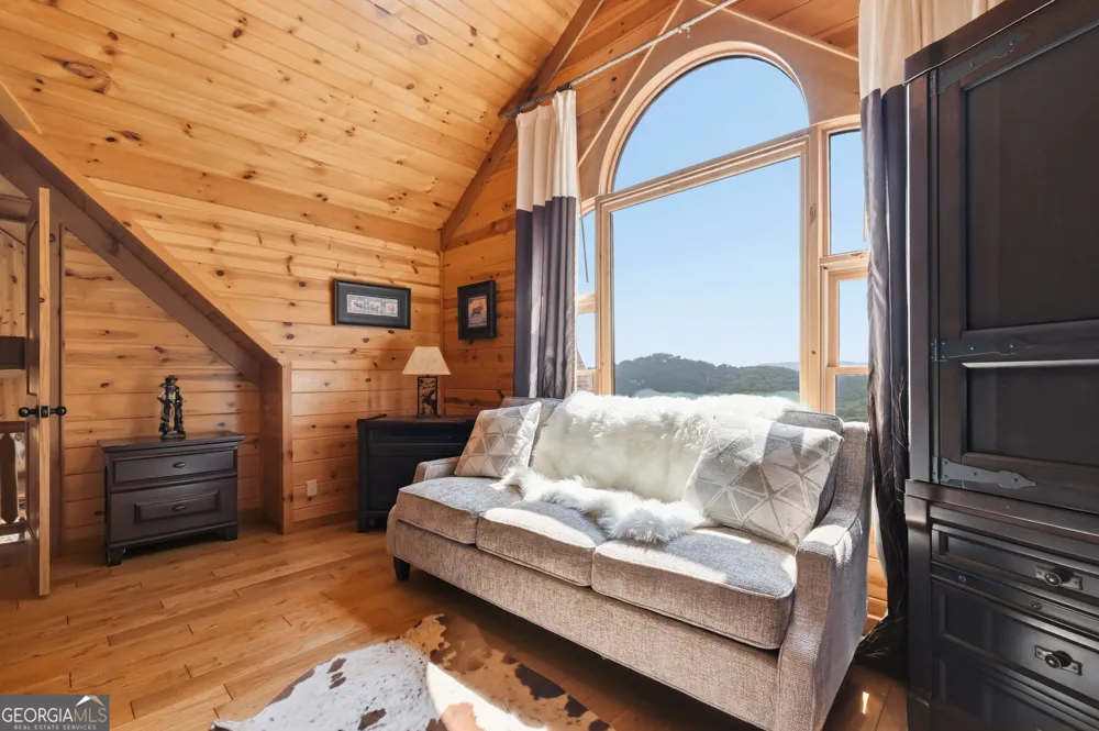 495 Overlook DR Blue Ridge, GA 30513