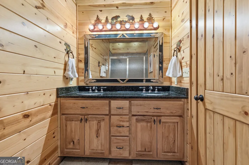 495 Overlook DR Blue Ridge, GA 30513