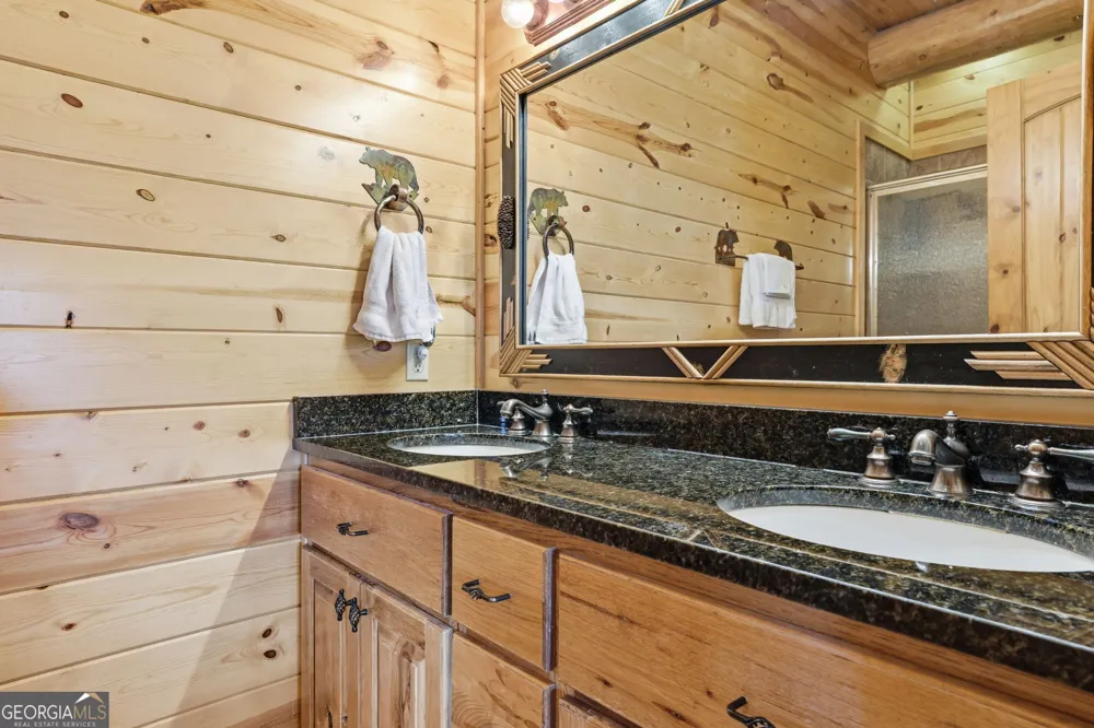 495 Overlook DR Blue Ridge, GA 30513