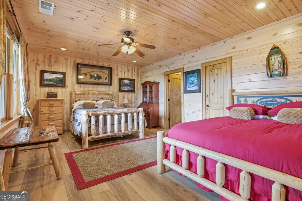 495 Overlook DR Blue Ridge, GA 30513