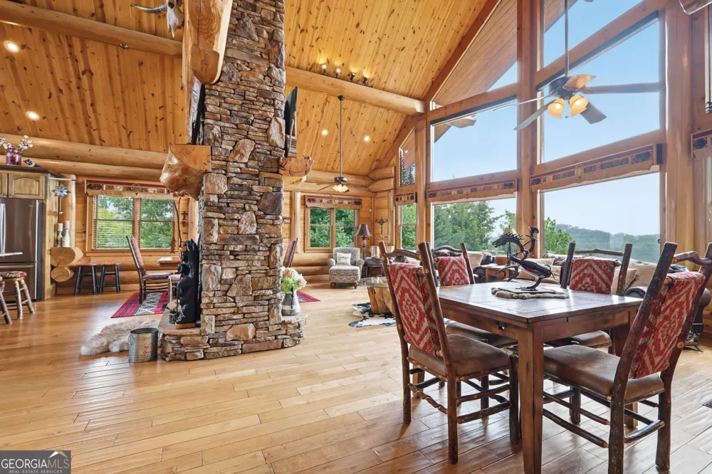 495 Overlook DR Blue Ridge, GA 30513