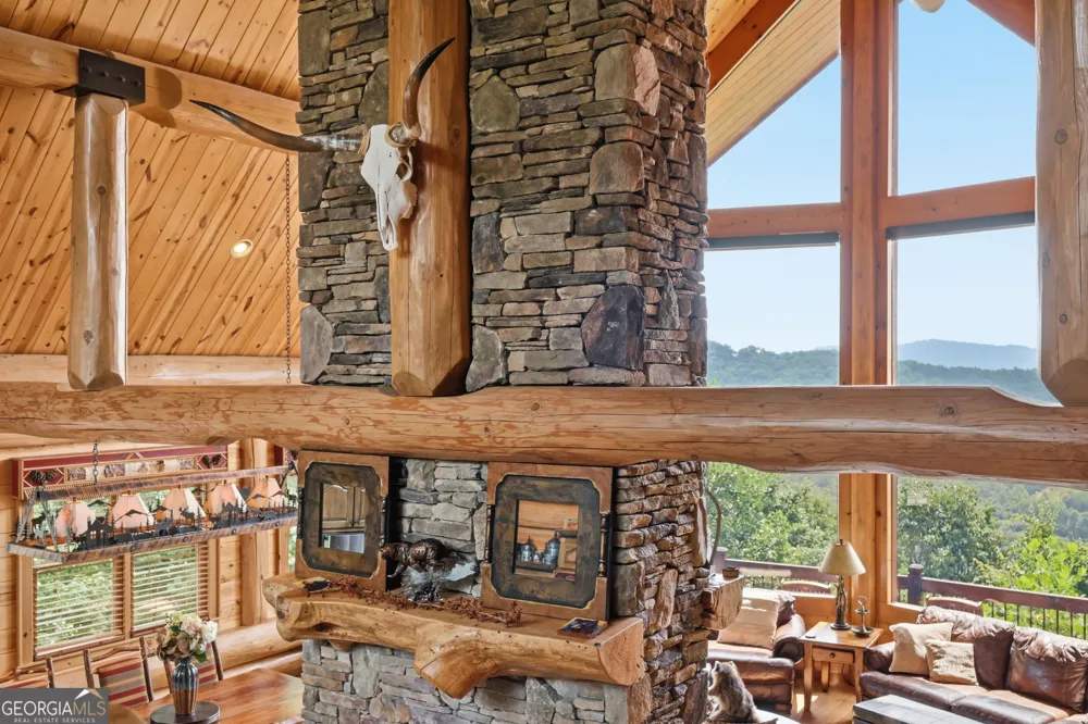 495 Overlook DR Blue Ridge, GA 30513