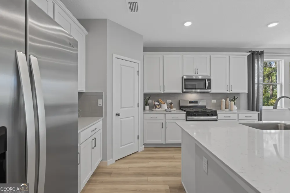 358 Shoreline DR Kingsland, GA 31548