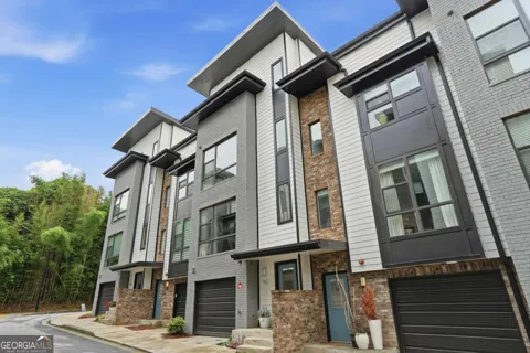 962 Moda DR