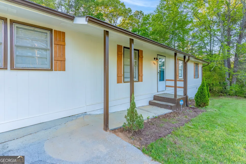 2290 Pinetree LN NE Conyers, GA 30012