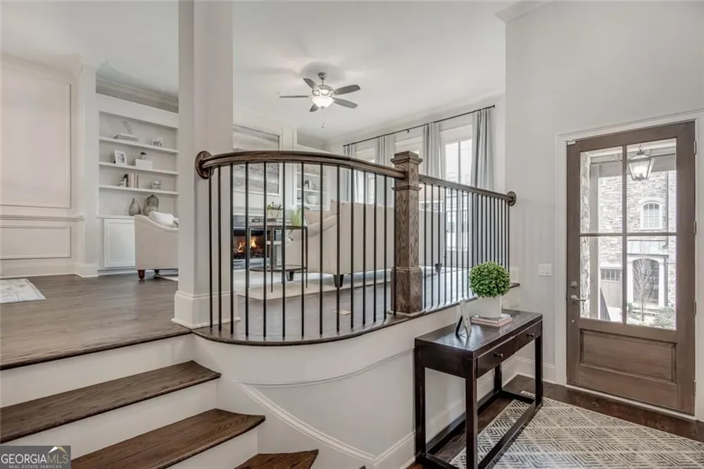 49 Bourbon ST Senoia, GA 30276