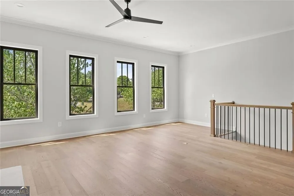 55 Bourbon ST Senoia, GA 30276