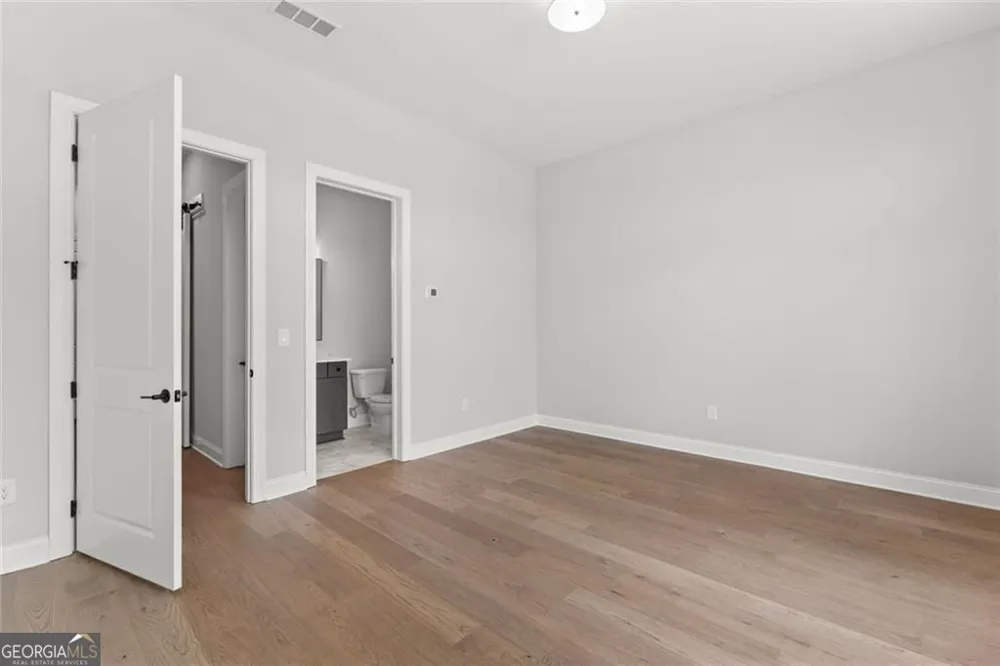 55 Bourbon ST Senoia, GA 30276