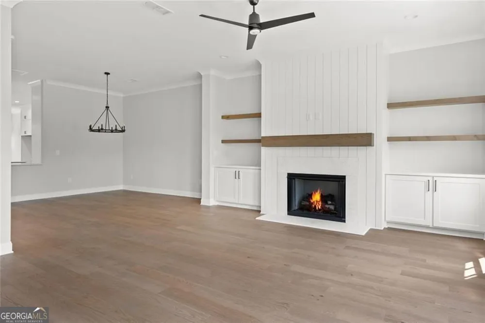 55 Bourbon ST Senoia, GA 30276