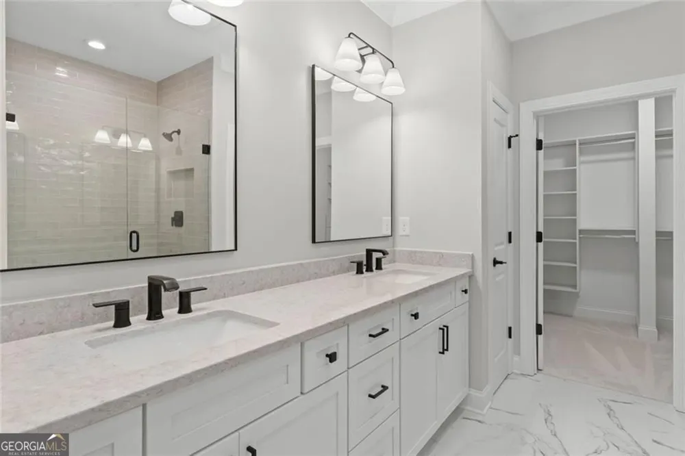 55 Bourbon ST Senoia, GA 30276