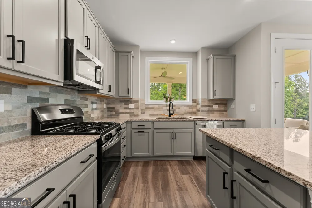 285 Huron LN Hoschton, GA 30548